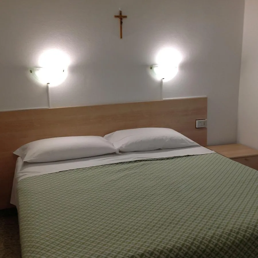 Hotel Casa Diomira Lido di Camaiore 2*,