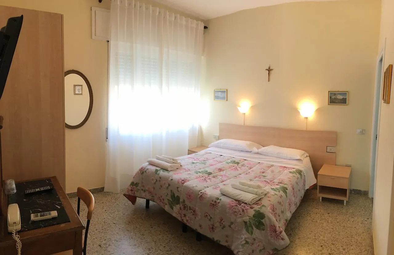 Hotel Casa Diomira Lido di Camaiore 2*,  Italia